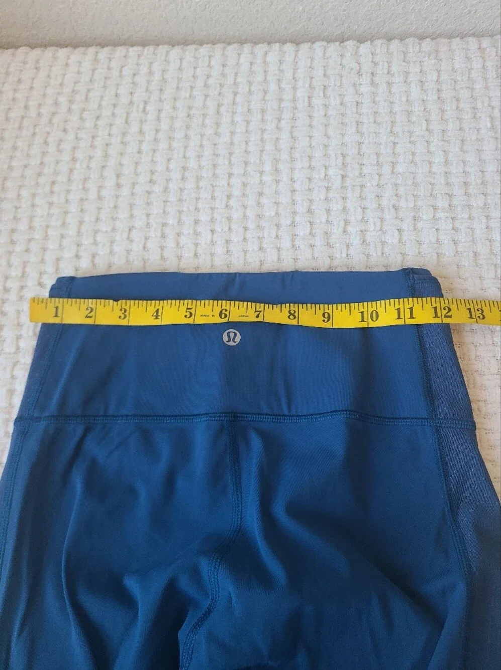 Lululemon Athletica Body Con Crop Teal Leggins Size 6